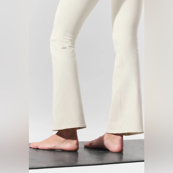 Alo Ivory Airbrush High-Waist 7/8 Bootcut Legging size small - Picture 8 of 8